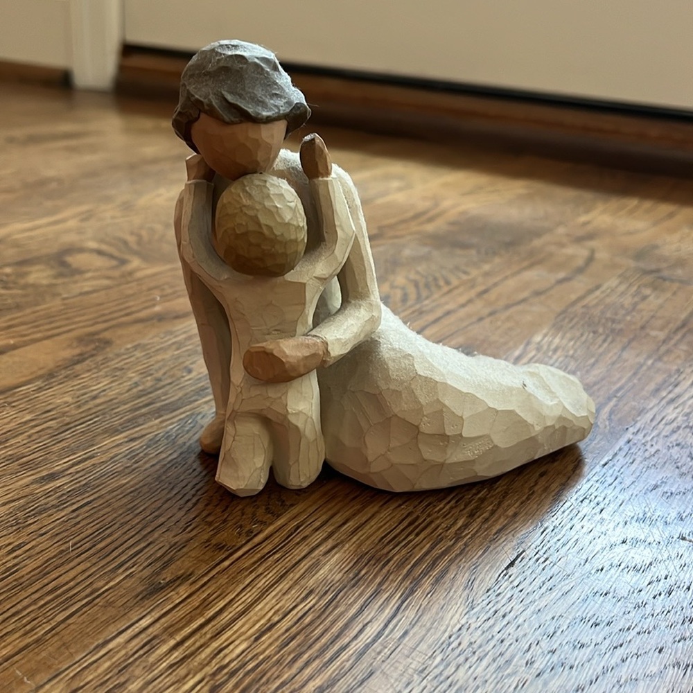 Willow Tree figurine “Child’s Touch”